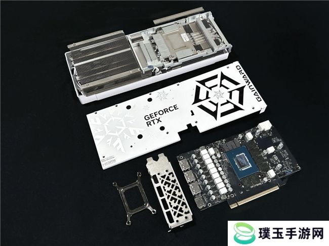 开启DLSS 4 步入4K游戏新门槛，耕升 GeForce RTX 5070 踏雪 OC 灵动来袭！