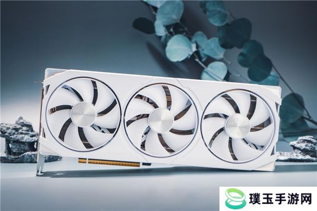 开启DLSS 4 步入4K游戏新门槛，耕升 GeForce RTX 5070 踏雪 OC 灵动来袭！